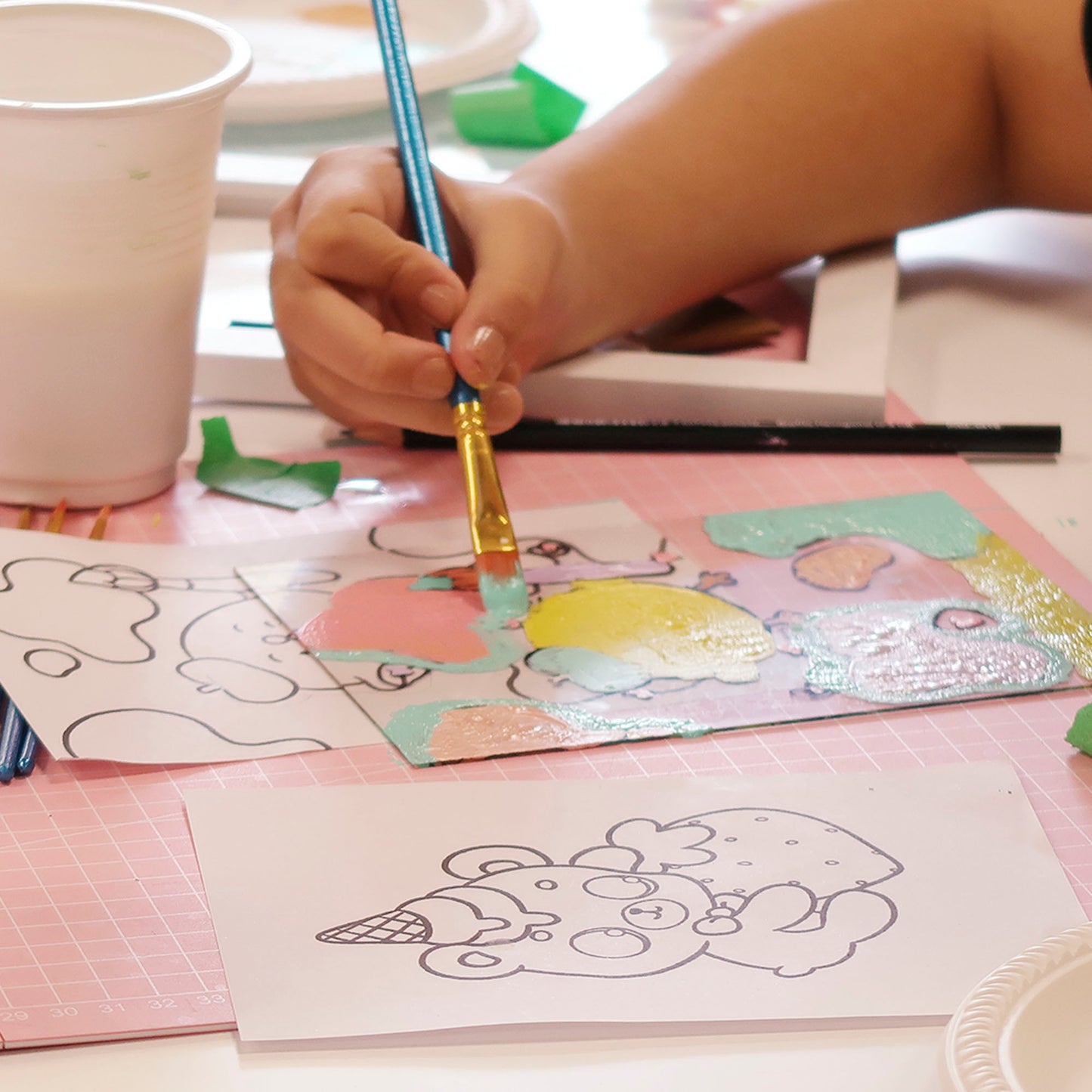 TALLER: "Pinta sobre vidrio con pinturas acrílicas" (Con Piyoasdf)